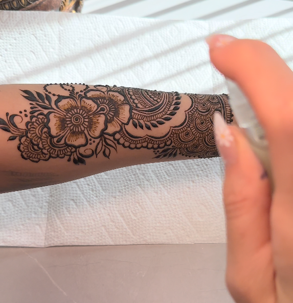 Henna Stain-Darkening Kit